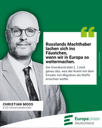 Porträt von Christian Moos mit Zitat: „Russlands Machthaber lachen sich ins Fäustchen, wenn wir in Europa so weitermachen. Die Grenzkontrollen […] sind genau das, was der Kreml mit dem Einsatz von Migration als Waffe erreichen wollte.“